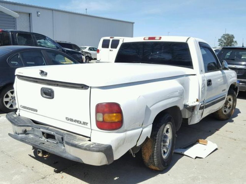 2002 Chevy Silverado (FOR PARTS) - Image 2