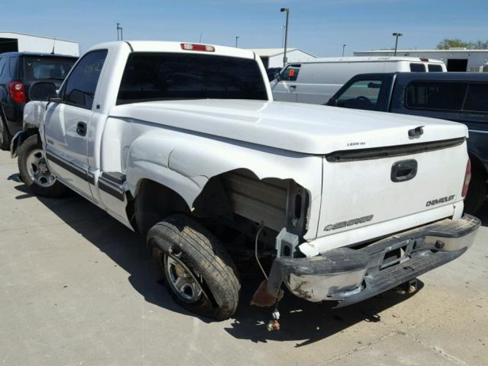 2002 Chevy Silverado (FOR PARTS) - Image 3