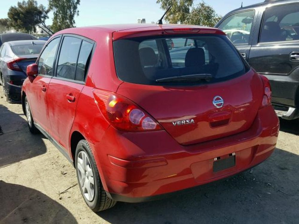 2012 Nissan Versa S (FOR PARTS) - Image 3