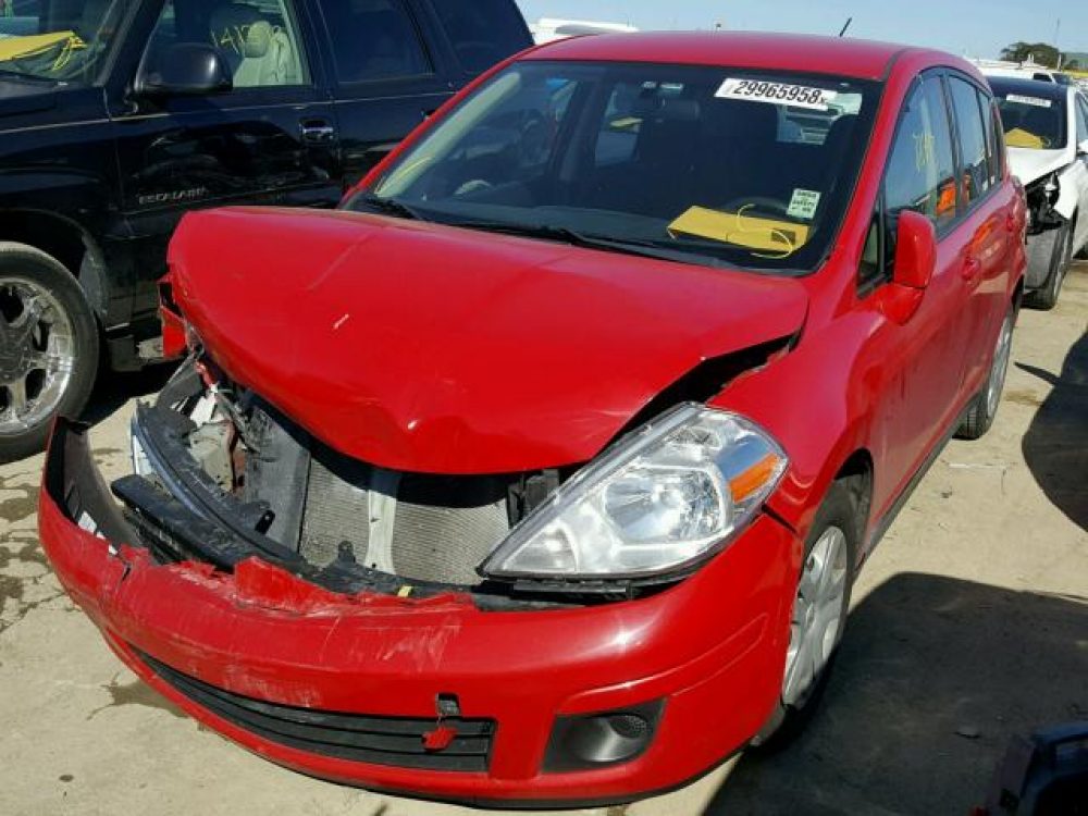 2012 Nissan Versa S (FOR PARTS) - Image 4