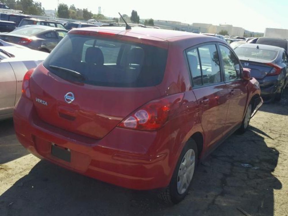 2012 Nissan Versa S (FOR PARTS) - Image 9