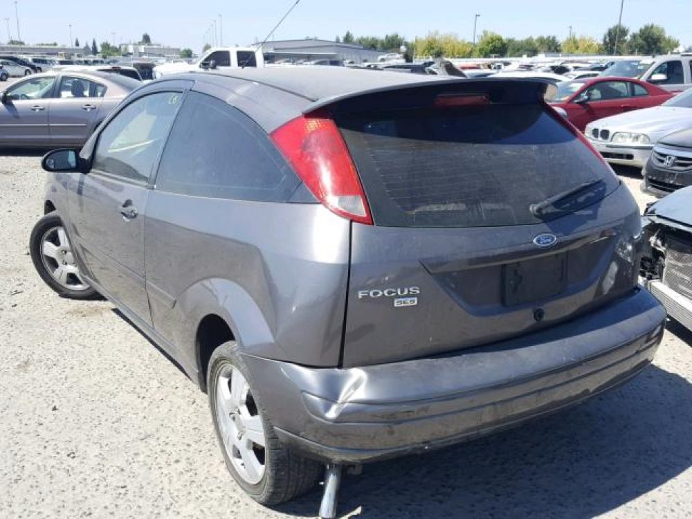 2007 Ford Focus ZX3  (FOR PARTS) - Image 11