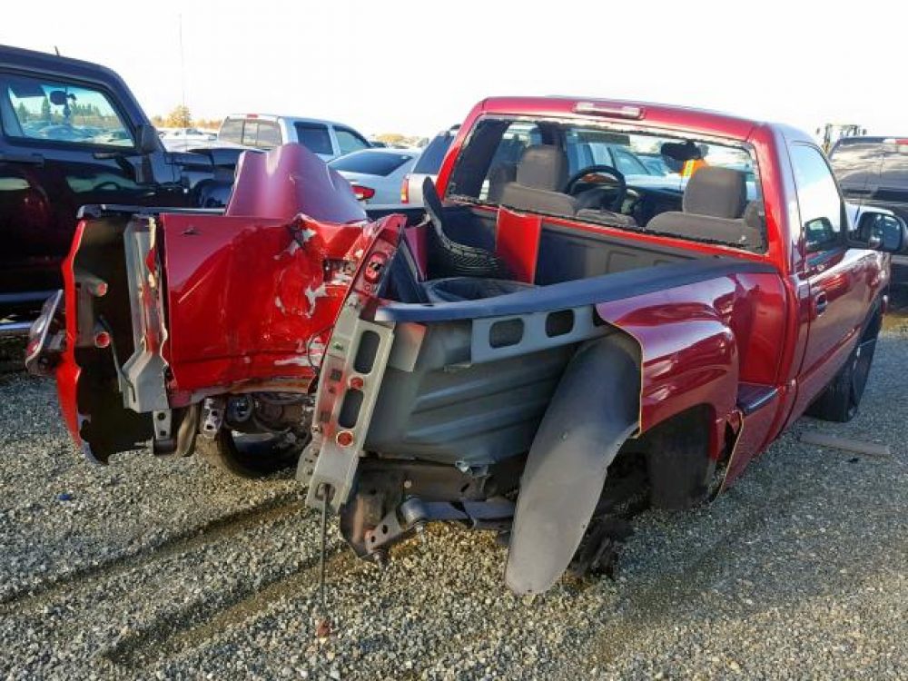 2003 Chevy Silverado c1500 (FOR PARTS) - Image 4