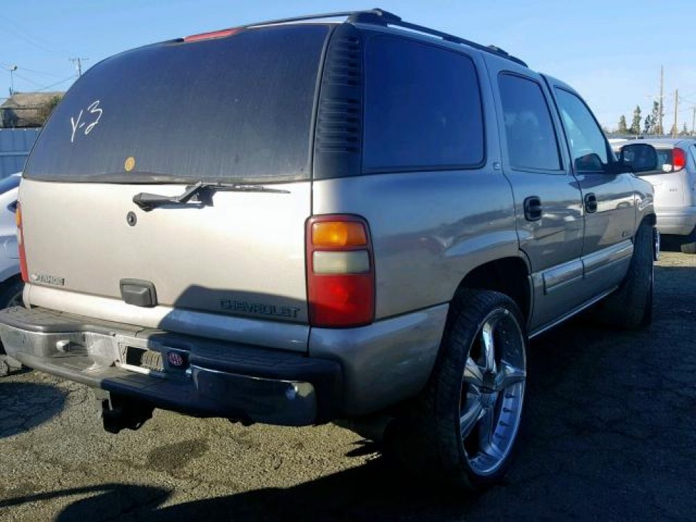 2000 Chevy Tahoe K1500 (FOR PARTS) - Image 2