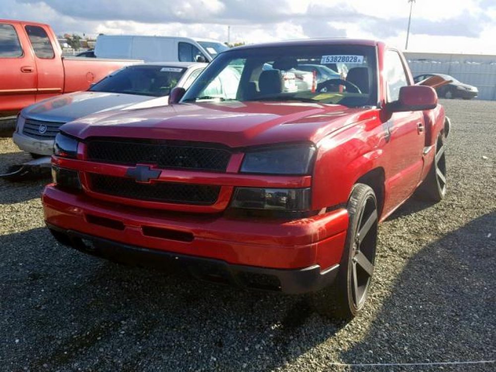 2003 Chevy Silverado c1500 (FOR PARTS) - Image 3