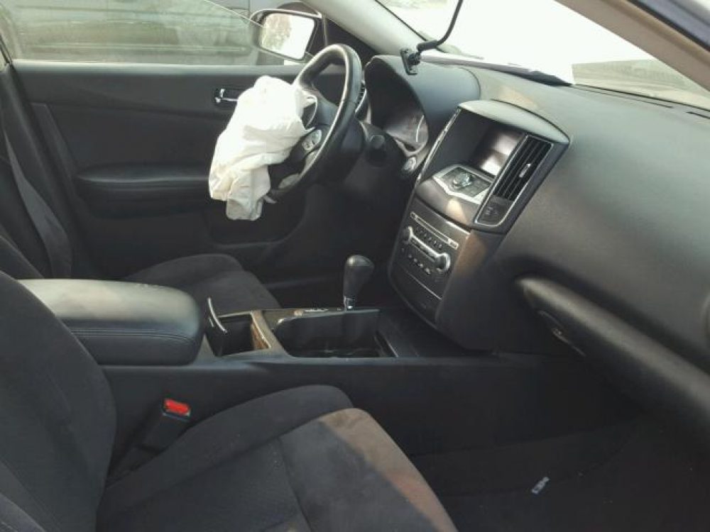 2013 Nissan Maxima S (FOR PARTS) - Image 2