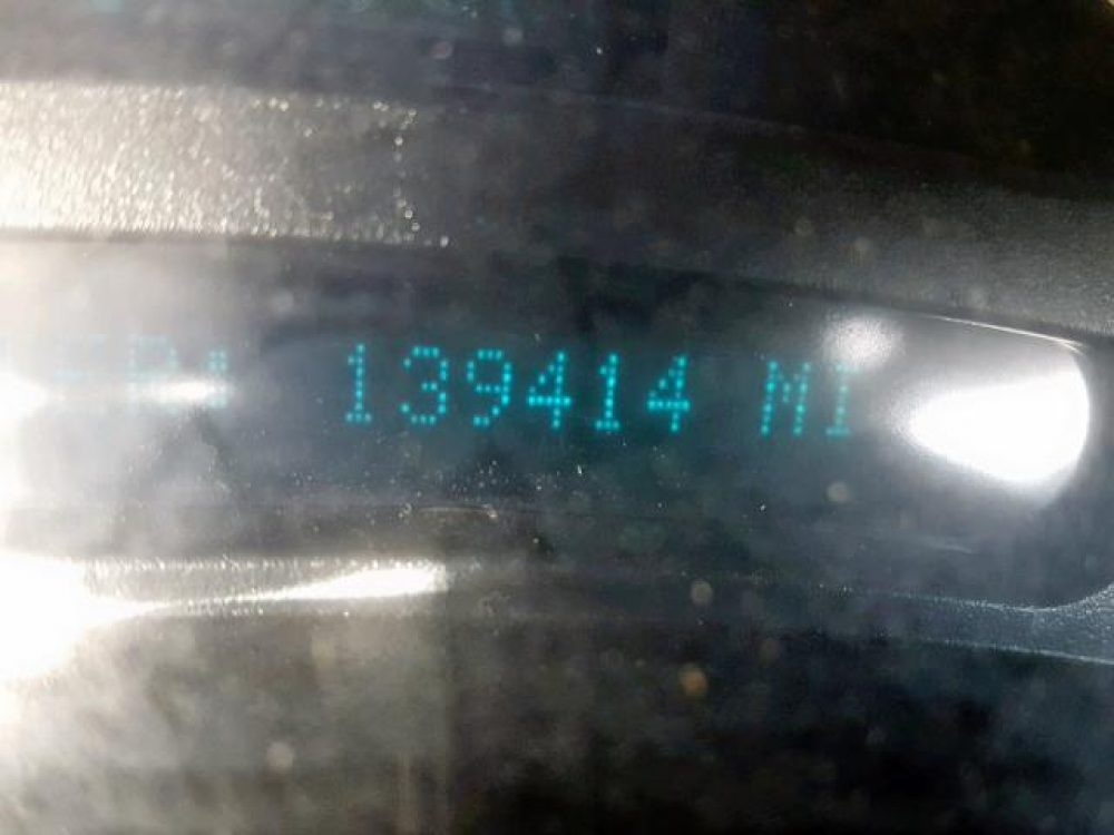 2003 Chevy Silverado c1500 (FOR PARTS) - Image 5
