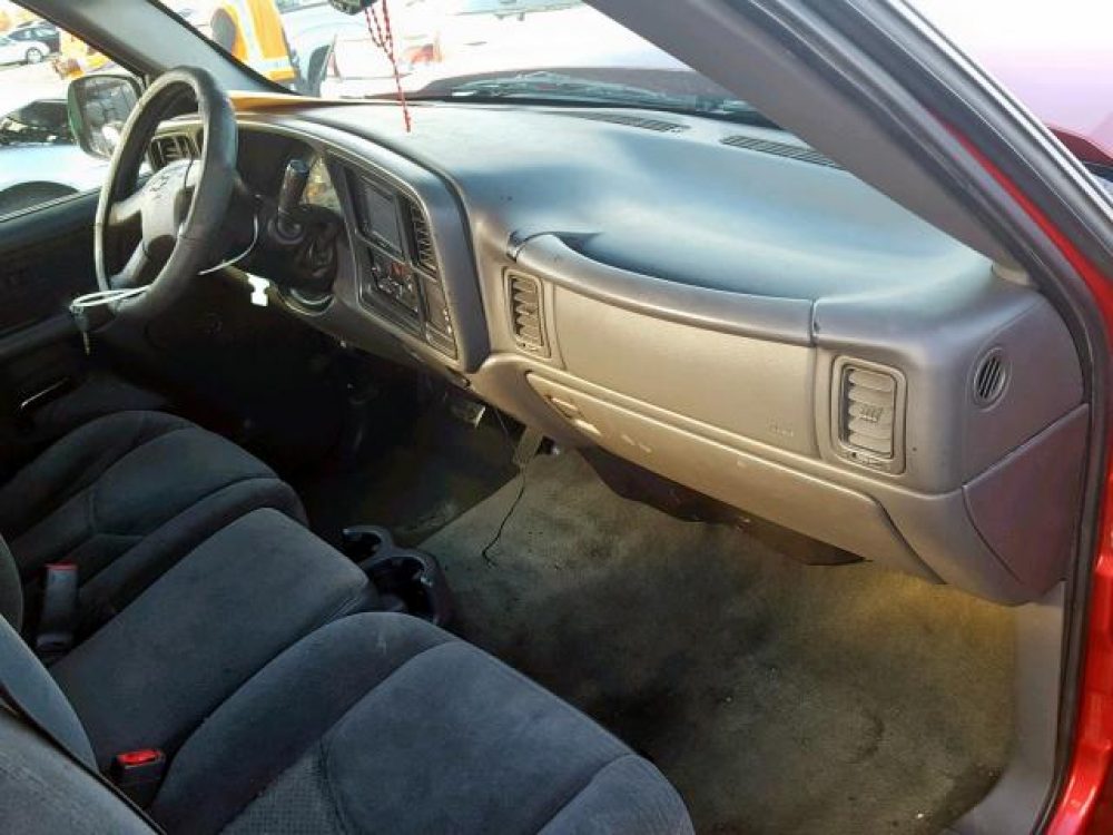 2003 Chevy Silverado c1500 (FOR PARTS) - Image 8