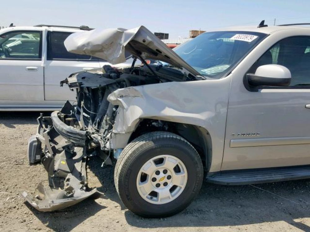 2009 Chevy Tahoe k1500 LT  (FOR PARTS) - Image 3