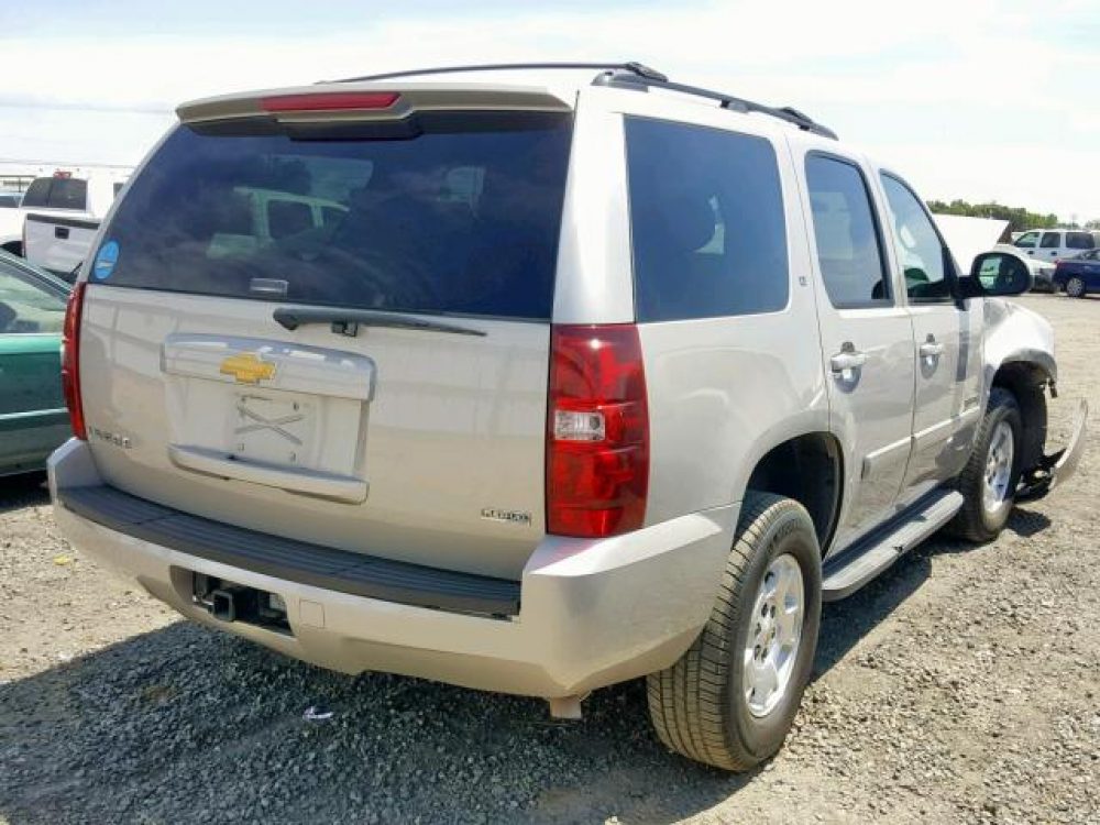 2009 Chevy Tahoe k1500 LT  (FOR PARTS) - Image 4