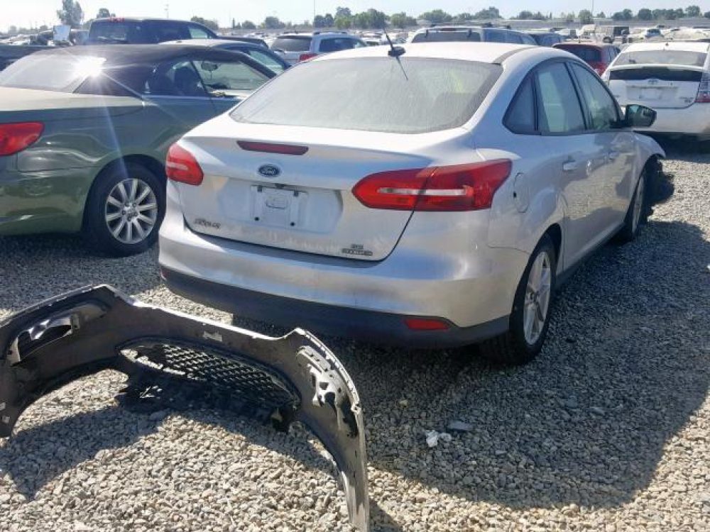 2015 Ford Focus SE (FOR PARTS) - Image 5